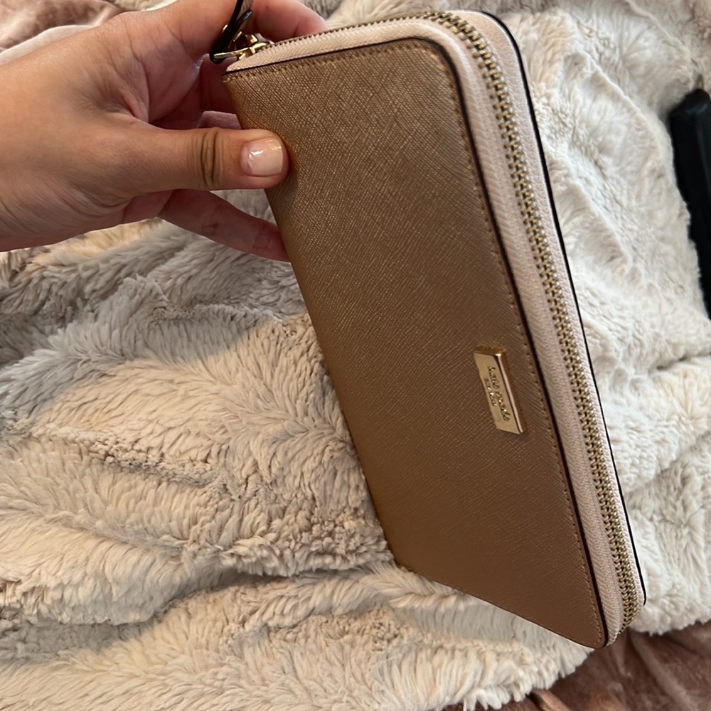Kate Spade Spencer Metallic Slim Continental Wallet - Picture 4 of 9